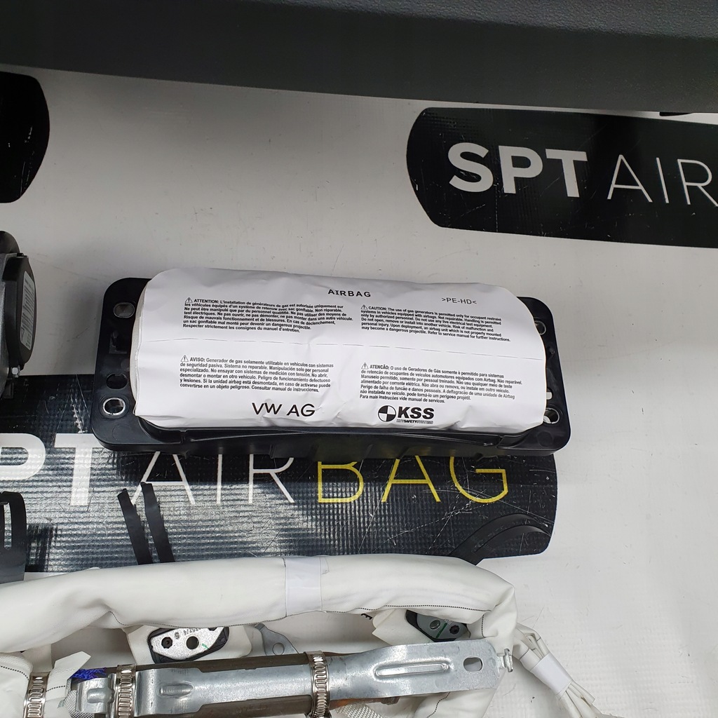 фото №10, Tt 8s приборная панель консоль подушки безопасности ремни подушка безопасности