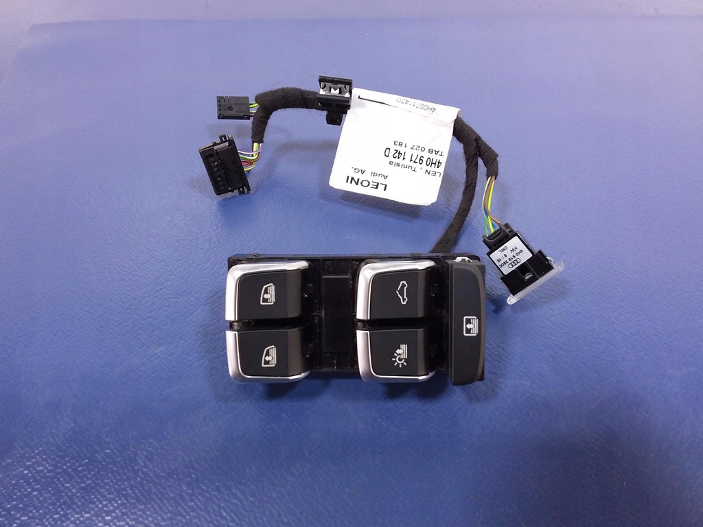 фото №1, Audi a8 d4 4h переключатель шторка стекло правый задняя