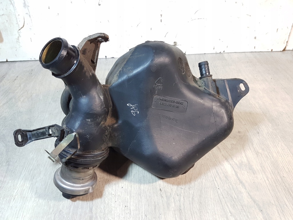 Заливная горловина бака бака дизель mercedes w202 Оригинал