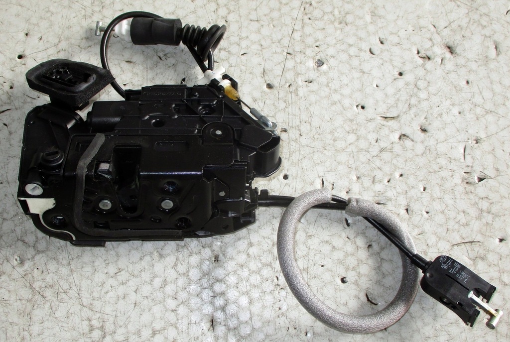 фото №8, Skoda rapid замок дверь левый правый задний передний