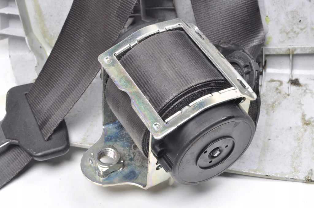 Opel corsa e ремень безопасности правый  перед передний 3d натяжитель 13427743 с Разборки