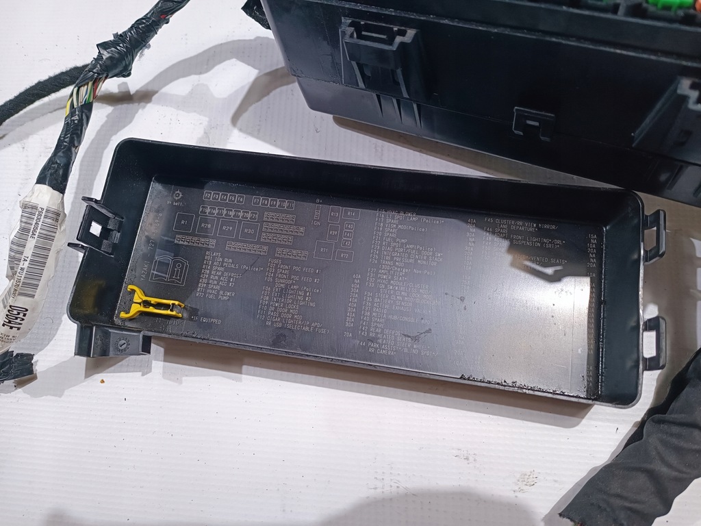 фото №8, Коробка запобіжників задня задня dodge challenger 2015-