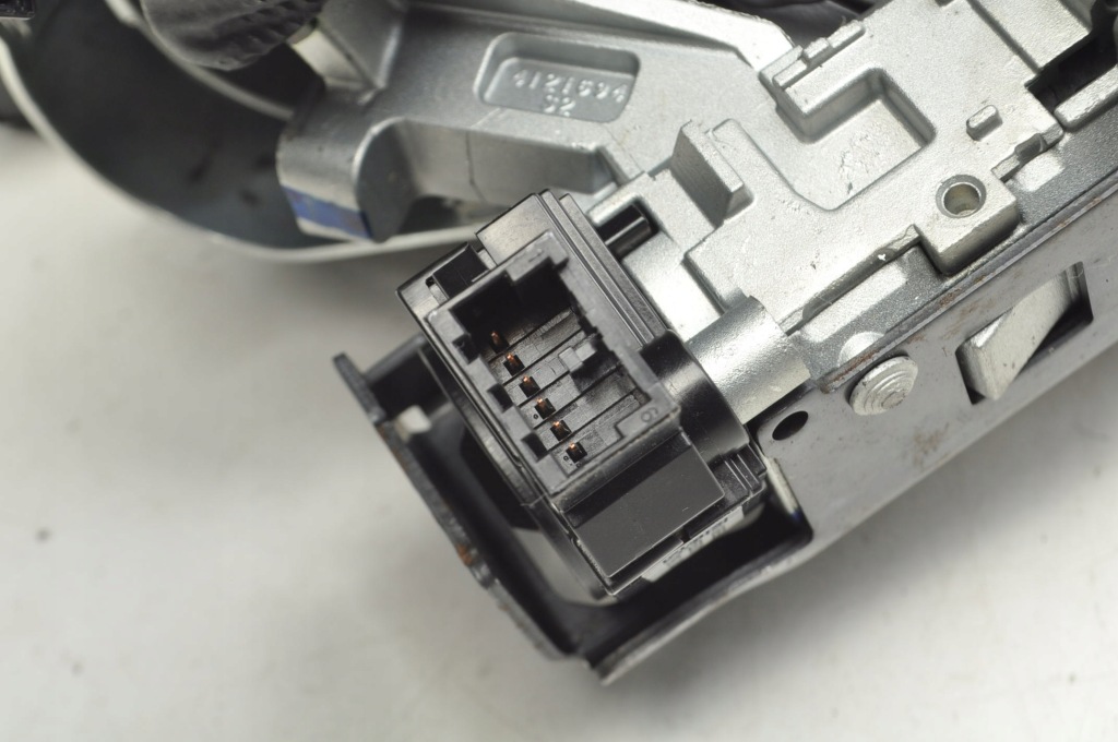 Opel corsa e перемикач комбінований 39011423 13496350 13383062 13482239 в Україні