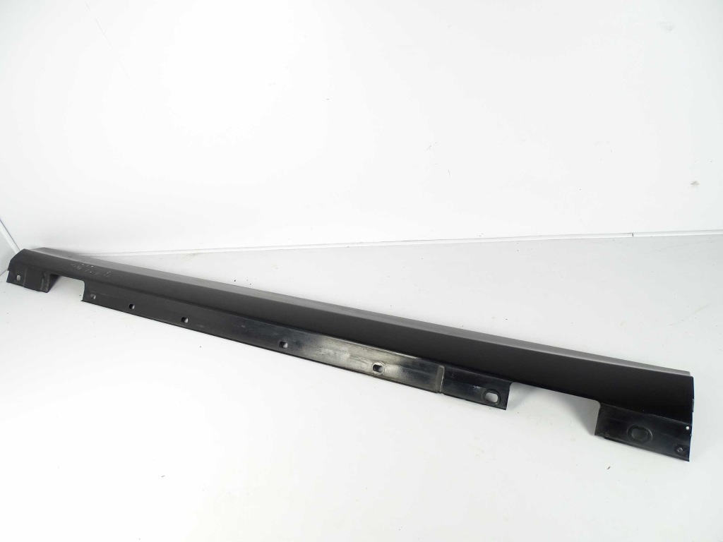 фото №1, Mercedes c w204 молдинг накладка поріг поріг правий