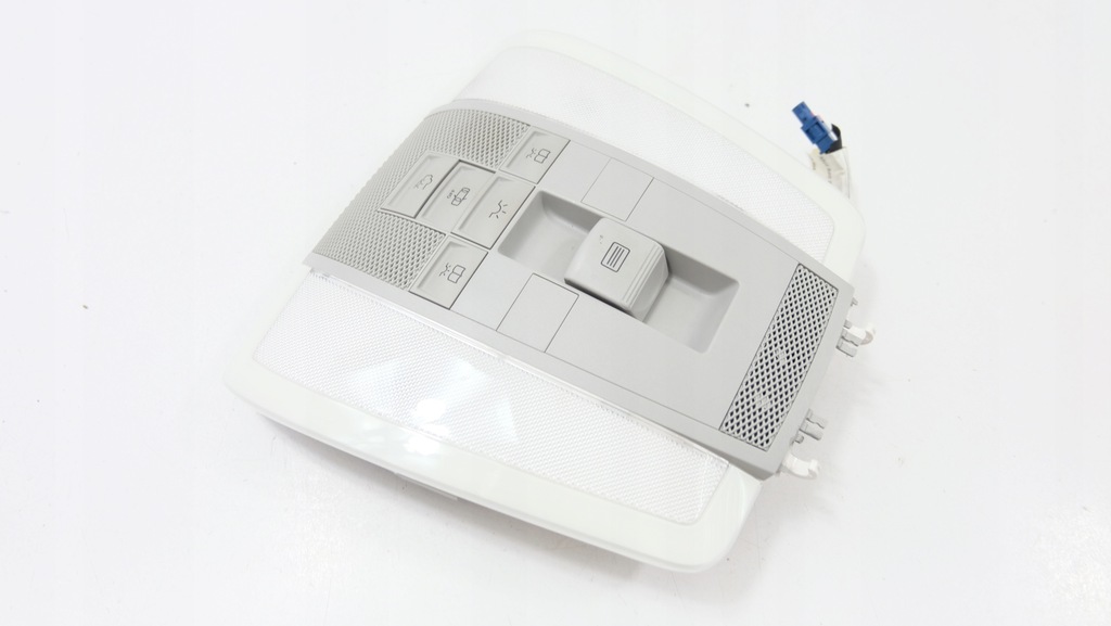 фото №6, Mercedes w204 лампа салону a2048208901