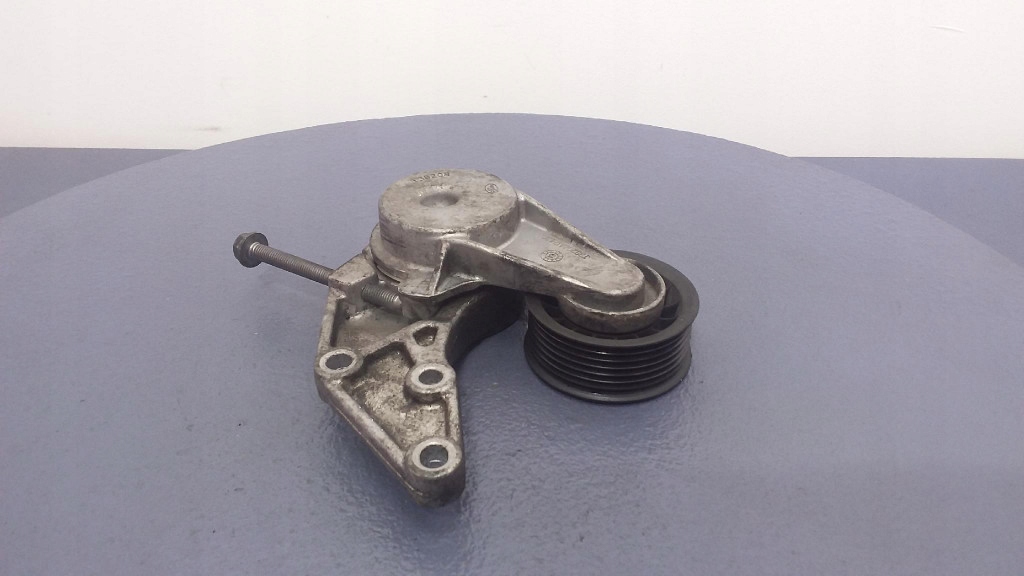 Vw phaeton 1 рестайлинг  3.2 b vr6 натяжитель ремень генератора e6903a110410 Оригинал