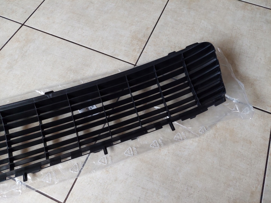 фото №10, Решітка бампера - середня - внутрішня - peugeot 3008 i - 09-13