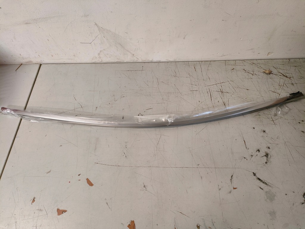 фото №1, Toyota оригінальний номер 75753-02040 молдинг двері перед правий