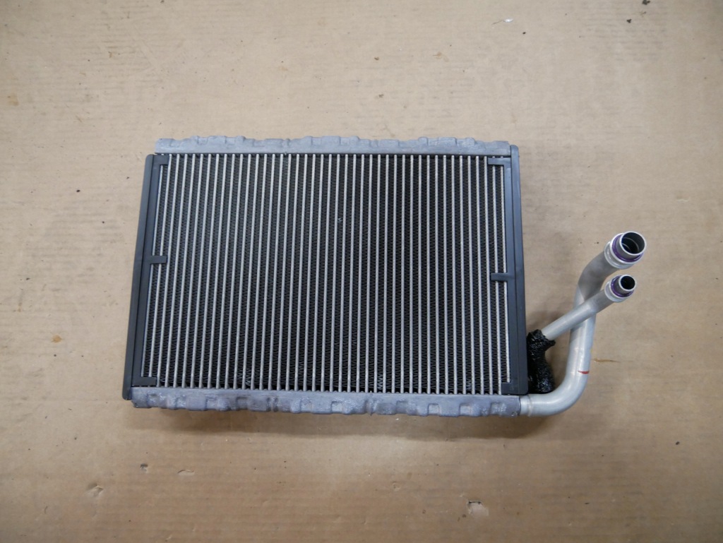 Купити Mercedes w204 c204 випарник кондиціонера 2048300058