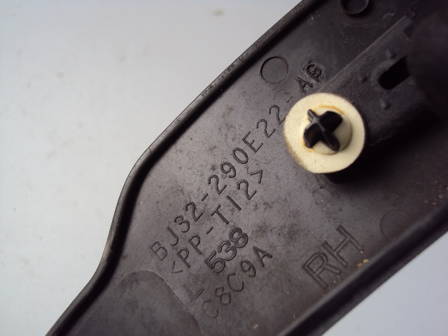 фото №4, Молдинг крыла правый задняя range rover evoque i