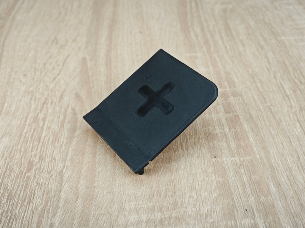 фото №1, Оригинальная защита заглушка клеммы плюсовой audi a5 8t 8k0915429c 14km!