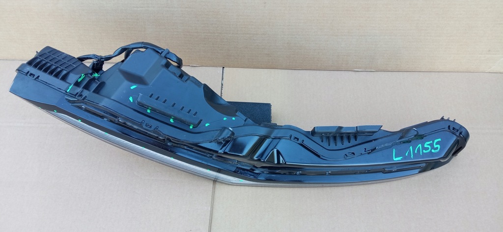 фото №10, Nissan ariya 20- лампа нижняя правая перед передняя led drl org eu w5752