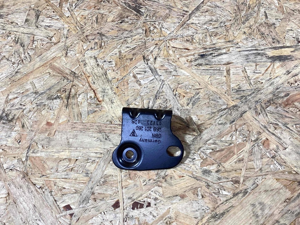 фото №1, Porsche macan кронштейн 95b201260