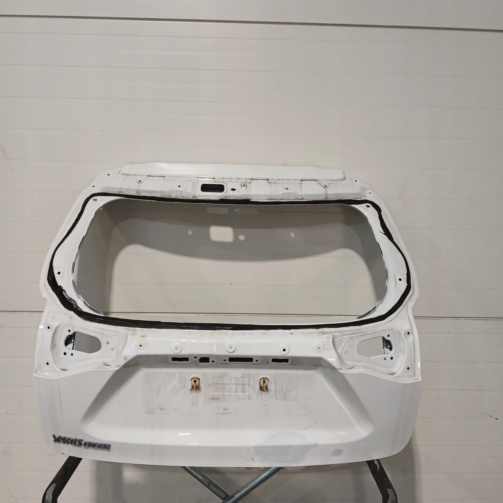 фото №1, Toyota yaris cross 2021- крышка багажника багажника крышка задняя