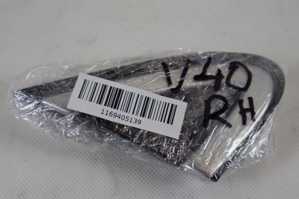 фото №6, Volvo v40 ii треугольник заглушка крыла правая 31416474