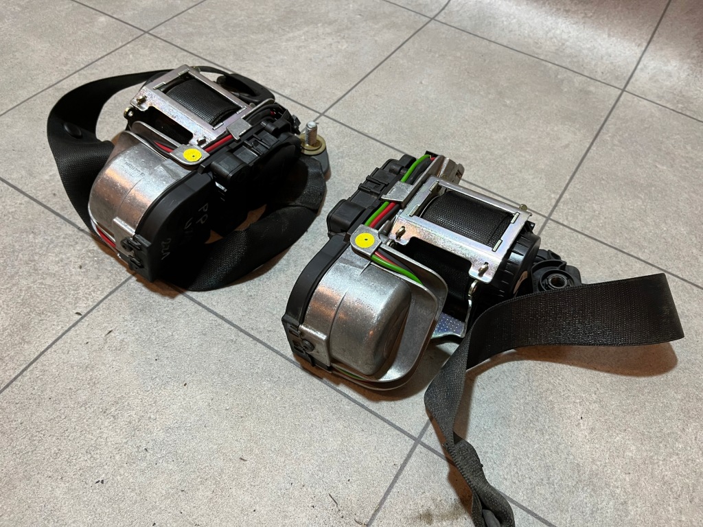 фото №12, Mercedes w221 pas натягувач перед чорний bdb