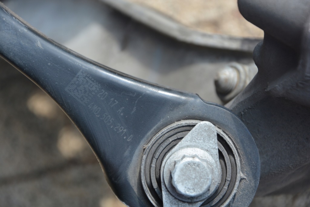 Поворотний кулак важіль привідний вал підвіска лівий задні audi q7 4m0505459c Оригінал