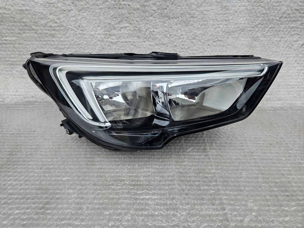 фото №1, Opel crossland x лампа правая led 13472663