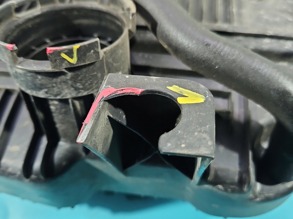 фото №9, Корпус фільтра повітря dacia dokker 165001429r 1.6 8v wiel