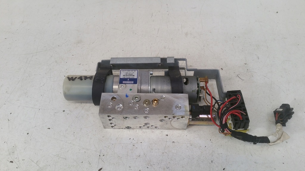 фото №1, Насос крыша 1718000030 mercedes w171