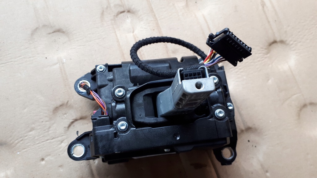 фото №5, S4 b9 a4 8w домкрат переключения передач 8w1713041f a5