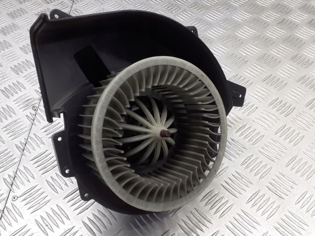 фото №1, Вентилятор обдув vw polo 9n 6q1819015c