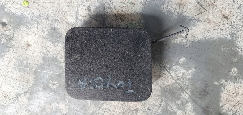 фото №1, Toyota auris ii lift заглушка фаркоп перед 52128-02420