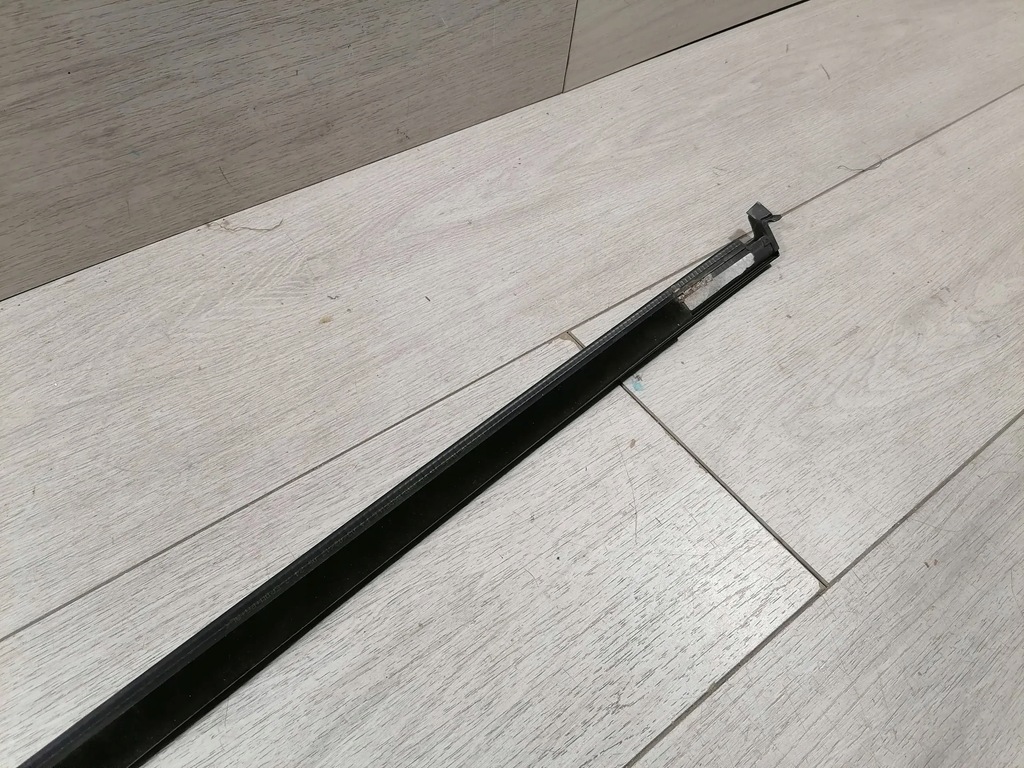 фото №7, Macan молдинг уплотнитель правая 95b839478