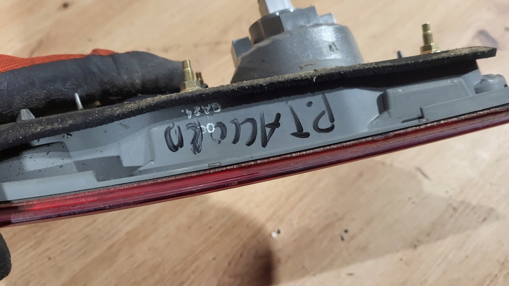 фото №7, Лампа w кришка правий задня honda accord vii 7 kombi