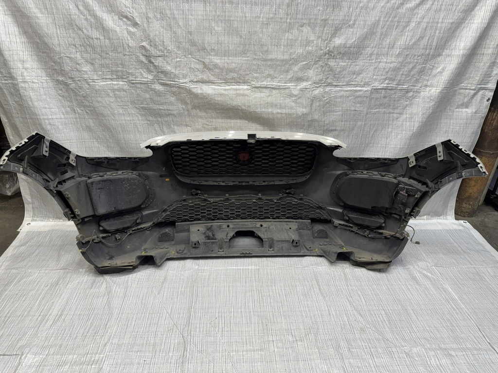 фото №6, Бампер передній 6-pdc jaguar e-pace j9c3-zderzak