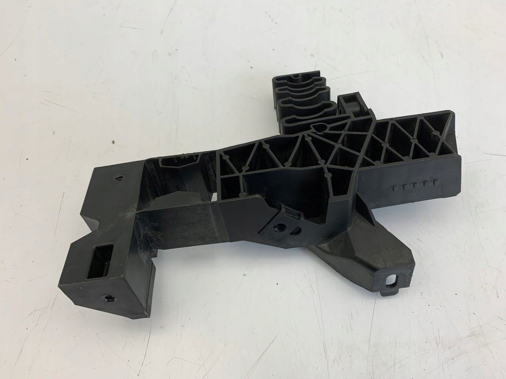 фото №1, Audi rs6 направляющая pod фара левая передняя перед ori