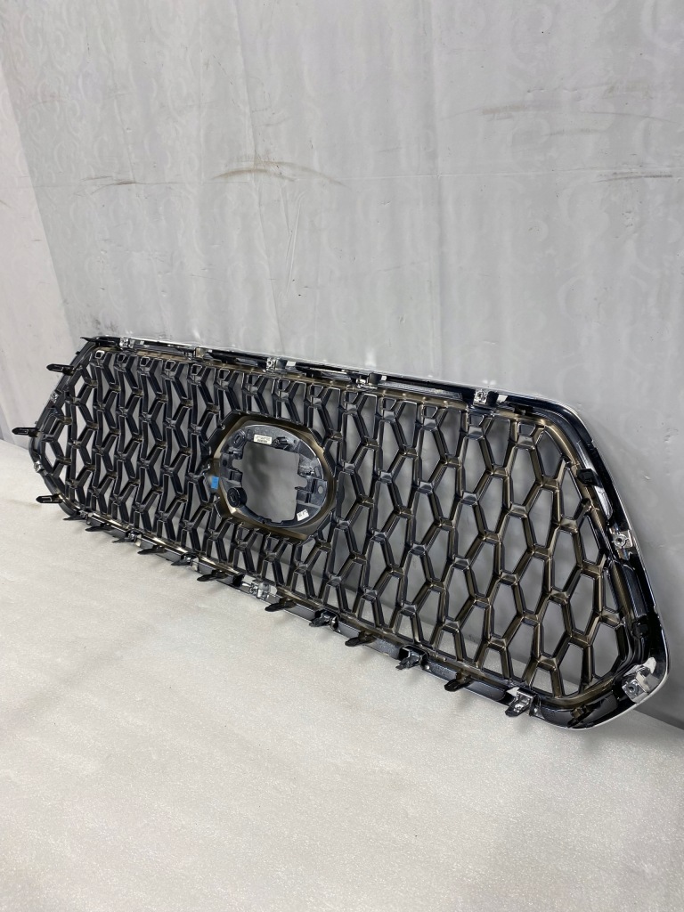 Решітка радіатора решітка  бампера перед toyota tacoma 17-23 в Україні