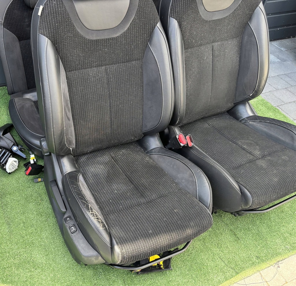 фото №8, Citroen c4 ii b7 сиденья заднее сиденье комплект ремни