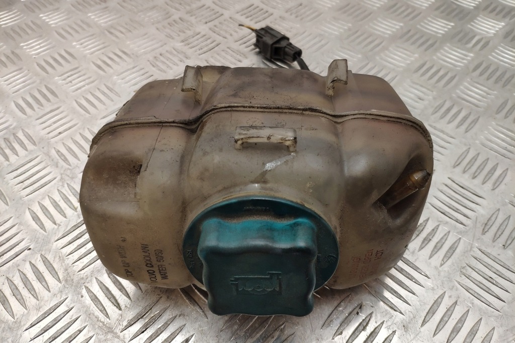 фото №6, Бачок розширювальний volvo v70 ii sw 8683455 2.4l дизель 120kw 2002