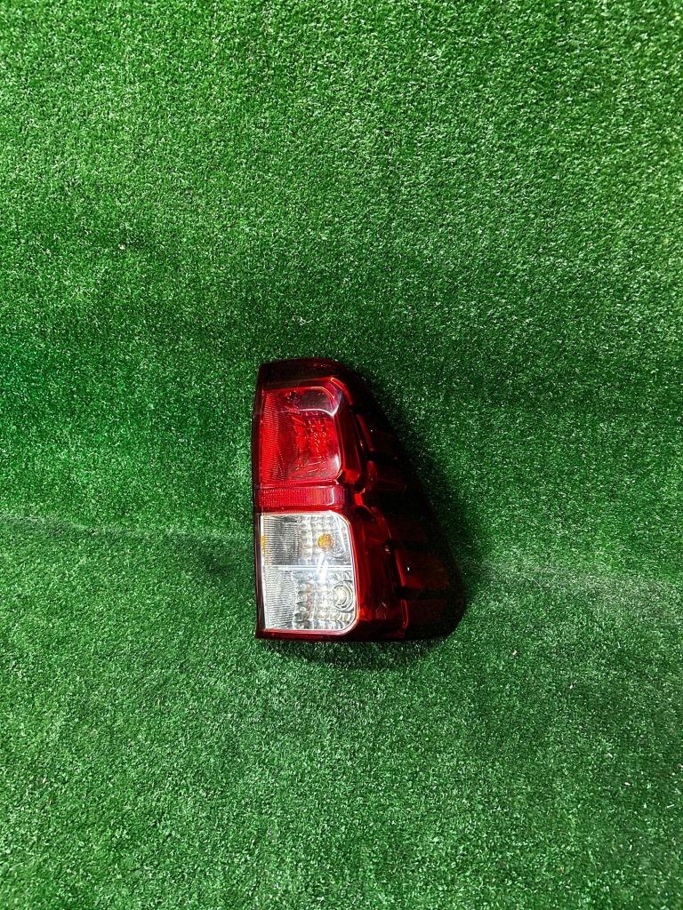 фото №1, Лампа задняя задняя правая toyota hilux viii