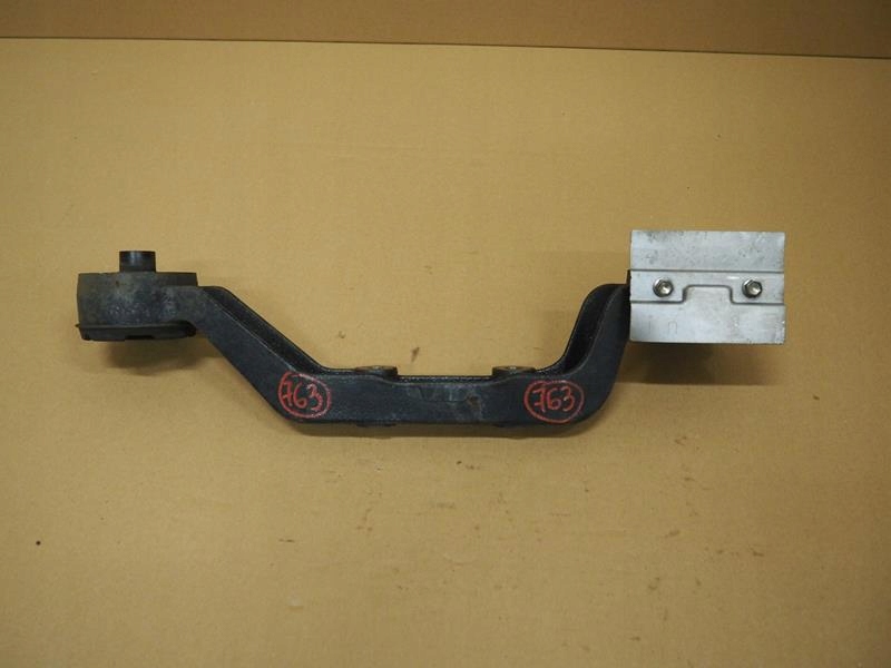 Купити Кронштейн подушка міст lexus rx iv 5239148050