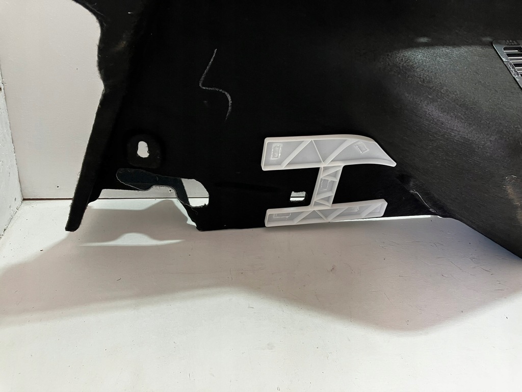 фото №11, Corolla e21 kombi обшивка обивка багажника левый