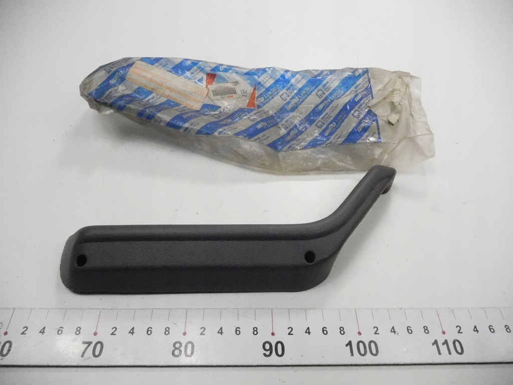 Ручка, кронштейн двері лівий перед fiat uno оригінальний номер 182226562 Київ