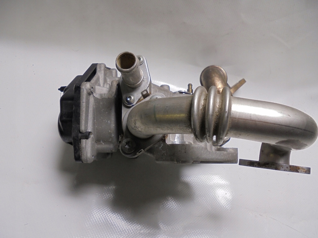 фото №8, Радиатор выхлопных газов клапан egr audi a4 b8 a5 8t lift q5 8r 2.0 tdi 03l131512cd