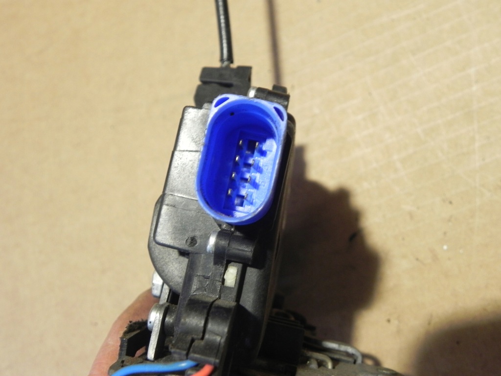 фото №4, Skoda octavia fabia ii golf roomster замок дверь левый перед