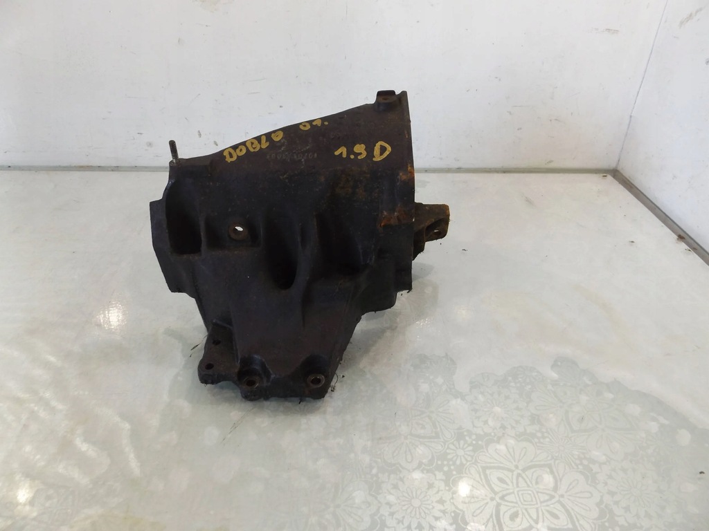 фото №1, Doblo i 1,9 d кронштейн насоса впрыска