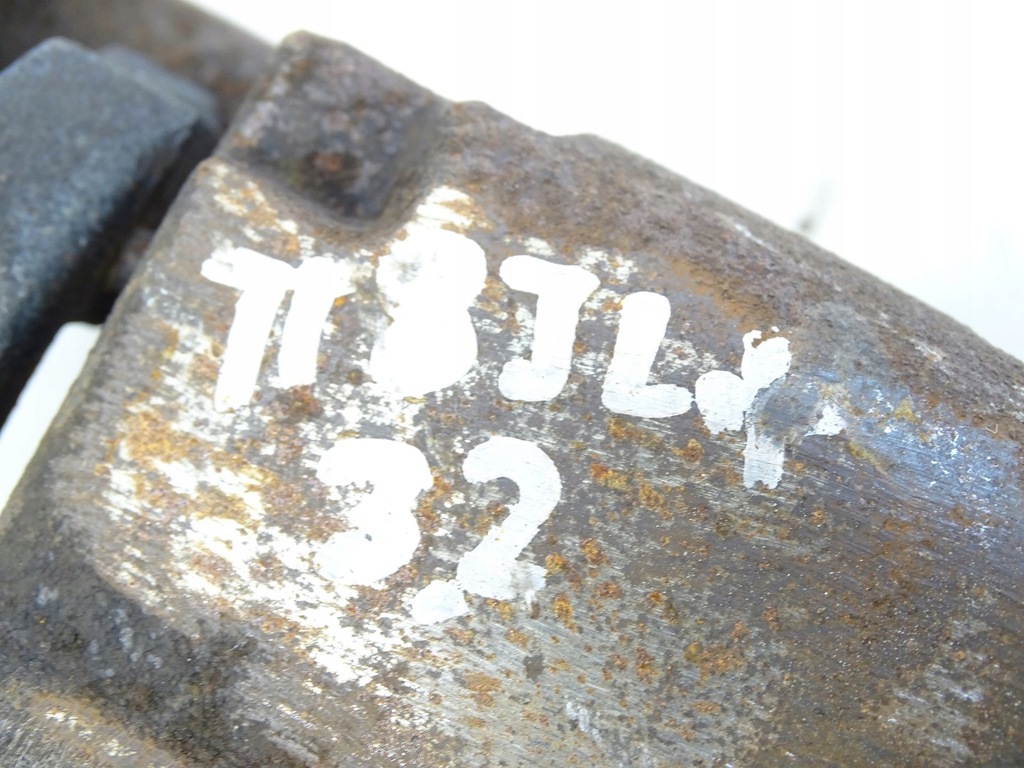 фото №8, Суппорт тормозной левый перед audi a3 8p tt 8j 3.2 r32 vr6