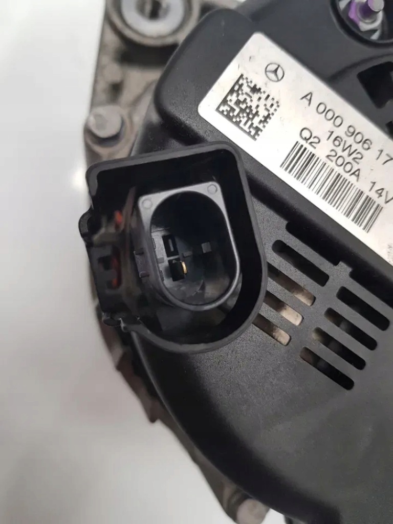 Купити Генератор 14v 200a mercedes 4.0 v8 c63 amg m177980 w190 x290 w205 s205 w22