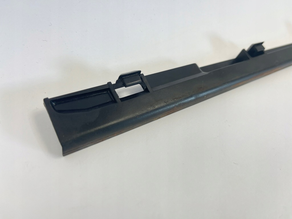 фото №9, Направляющая люк правая mercedes w124 w126 w463 1247820231