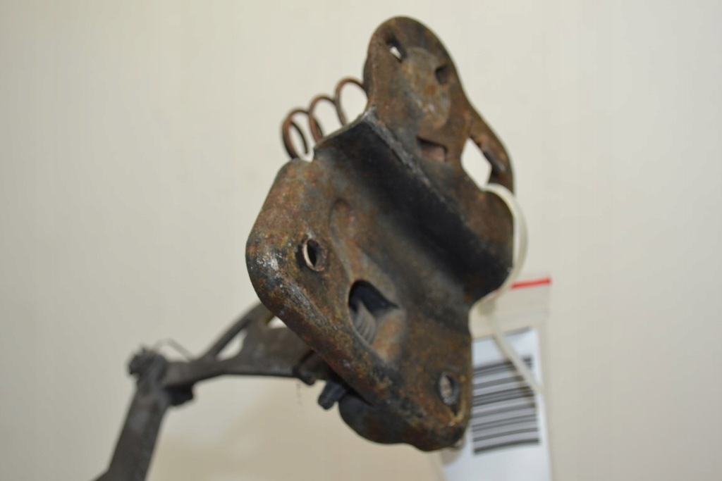 фото №4, Mercedes r129 sl тягa кронштейн відкривання капот