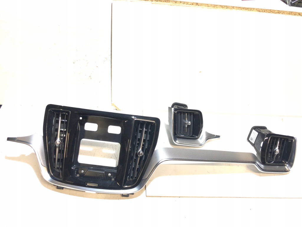 фото №1, Volvo v60 ii рамка навигации накладки воздуховоды хром декоры приборная панель панель