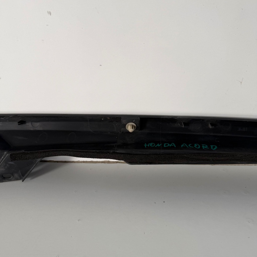 Защита отделка крыла правый перед honda accord vii 7 оригинальный номер оригинал Доставка