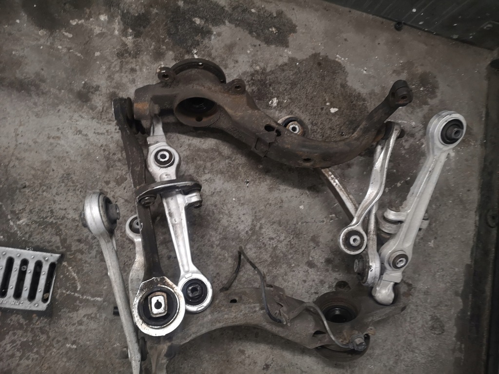 фото №5, Поворотний кулак лівий правий перед a8 d2 4d0407258l / 257l