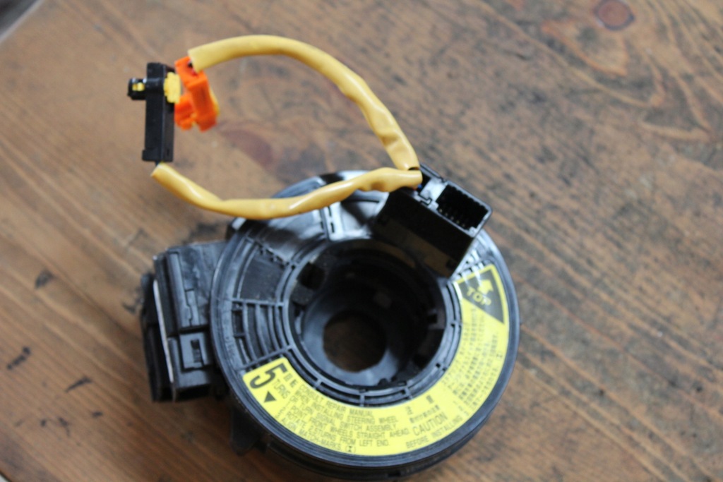 фото №7, Стрічка pod кермо avensis t25