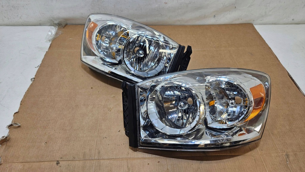 Купити Лампа ліва права перед dodge ram 1500 звичайне замінник